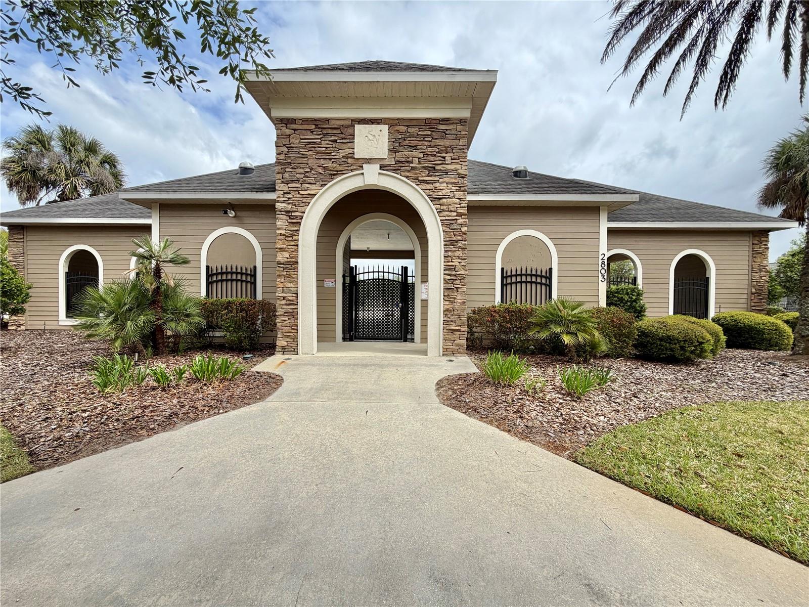 TURNBERRY LAKE - Residential