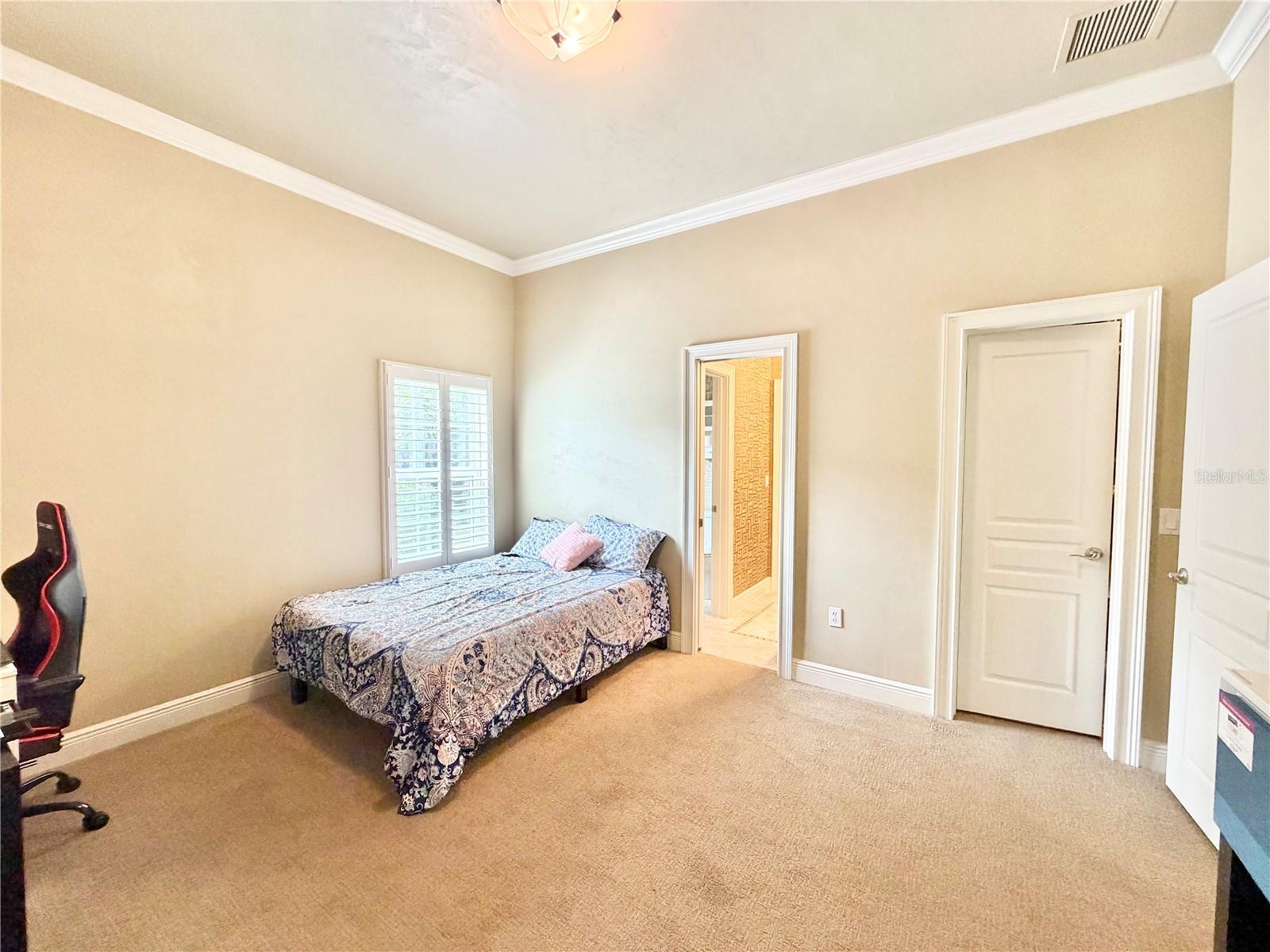 TURNBERRY LAKE - Residential