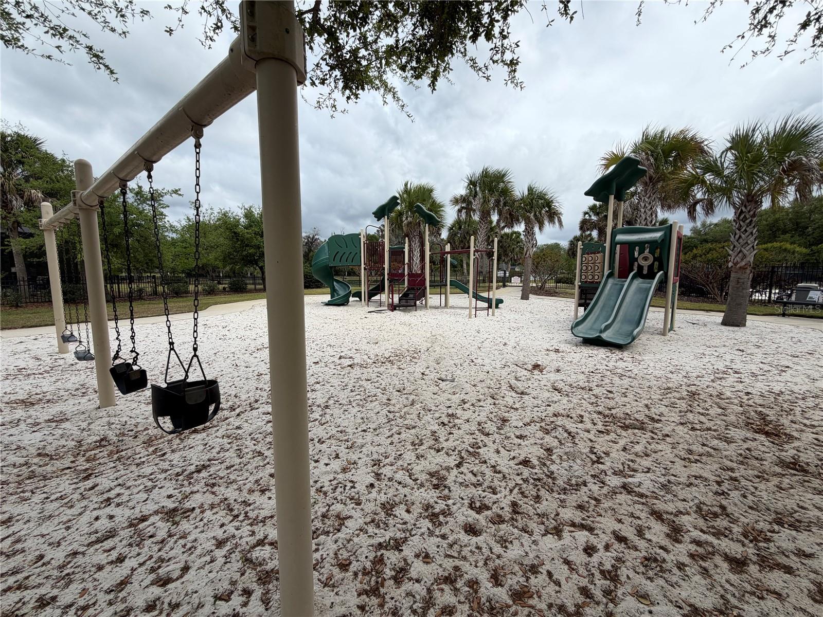 TURNBERRY LAKE - Residential