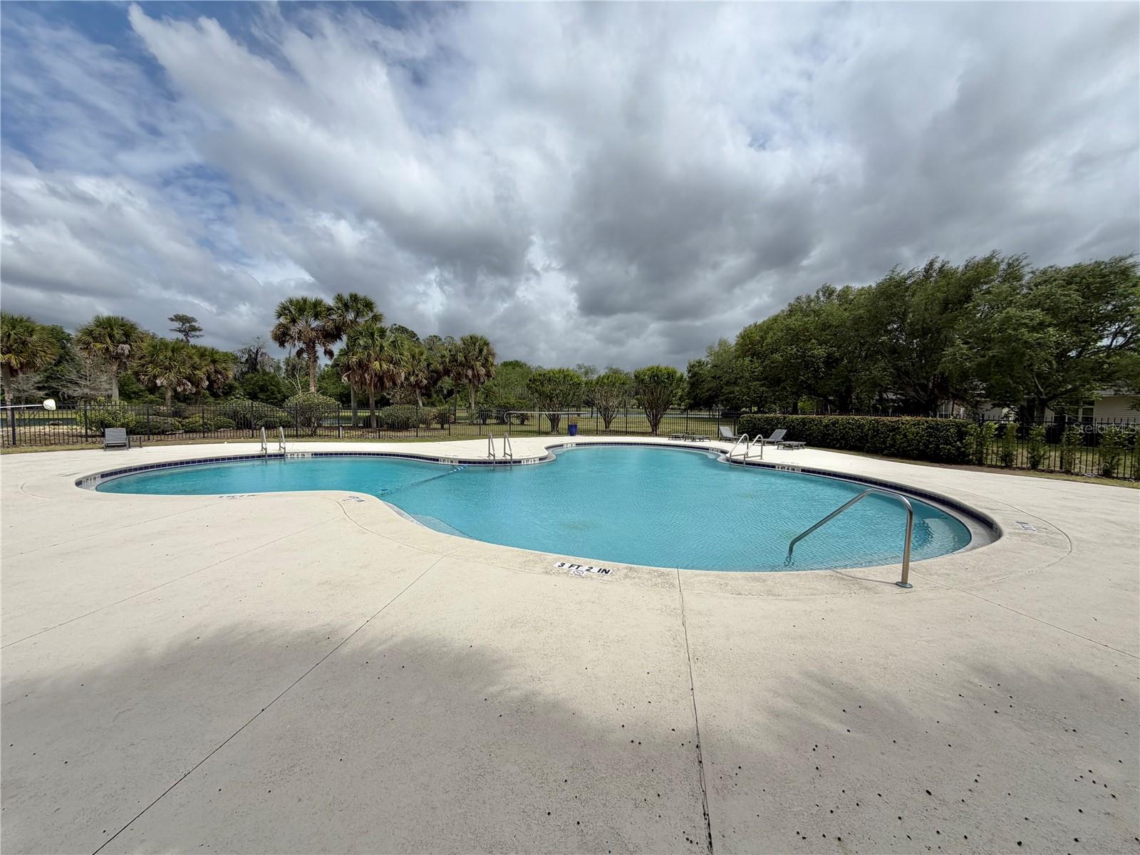 TURNBERRY LAKE - Residential