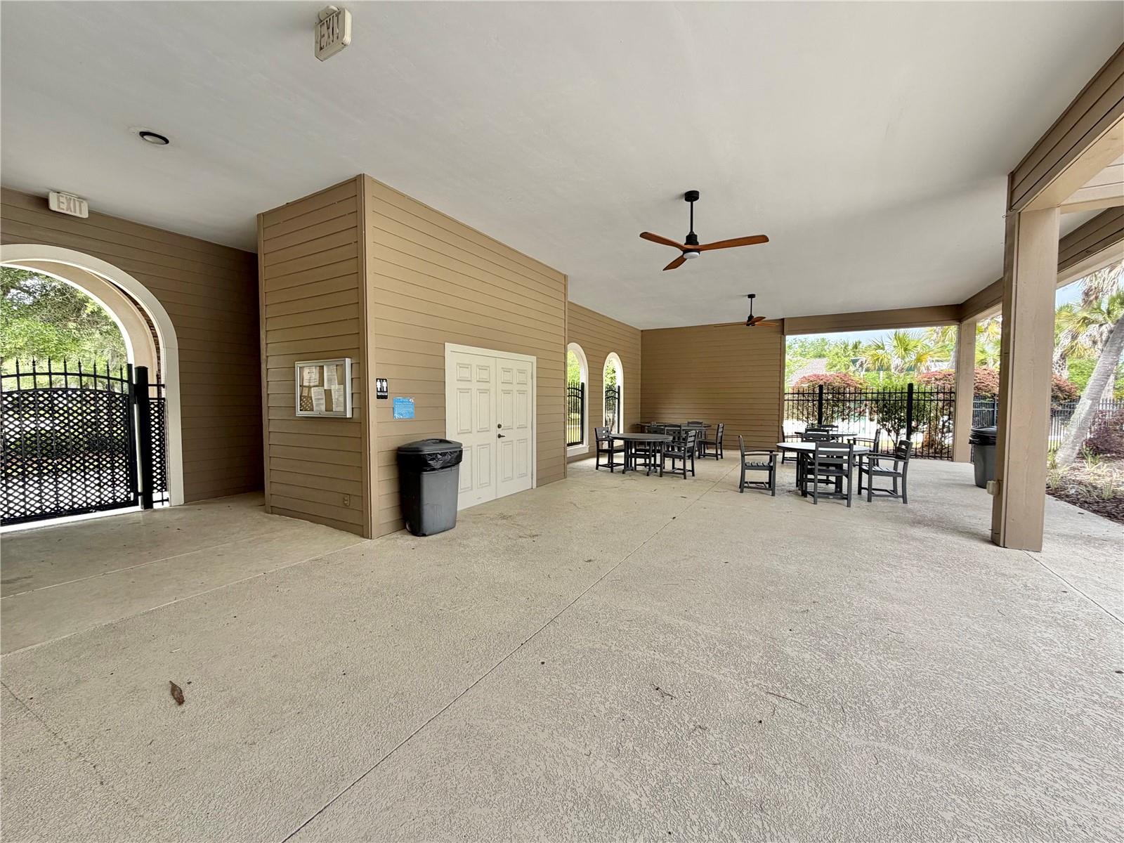 TURNBERRY LAKE - Residential