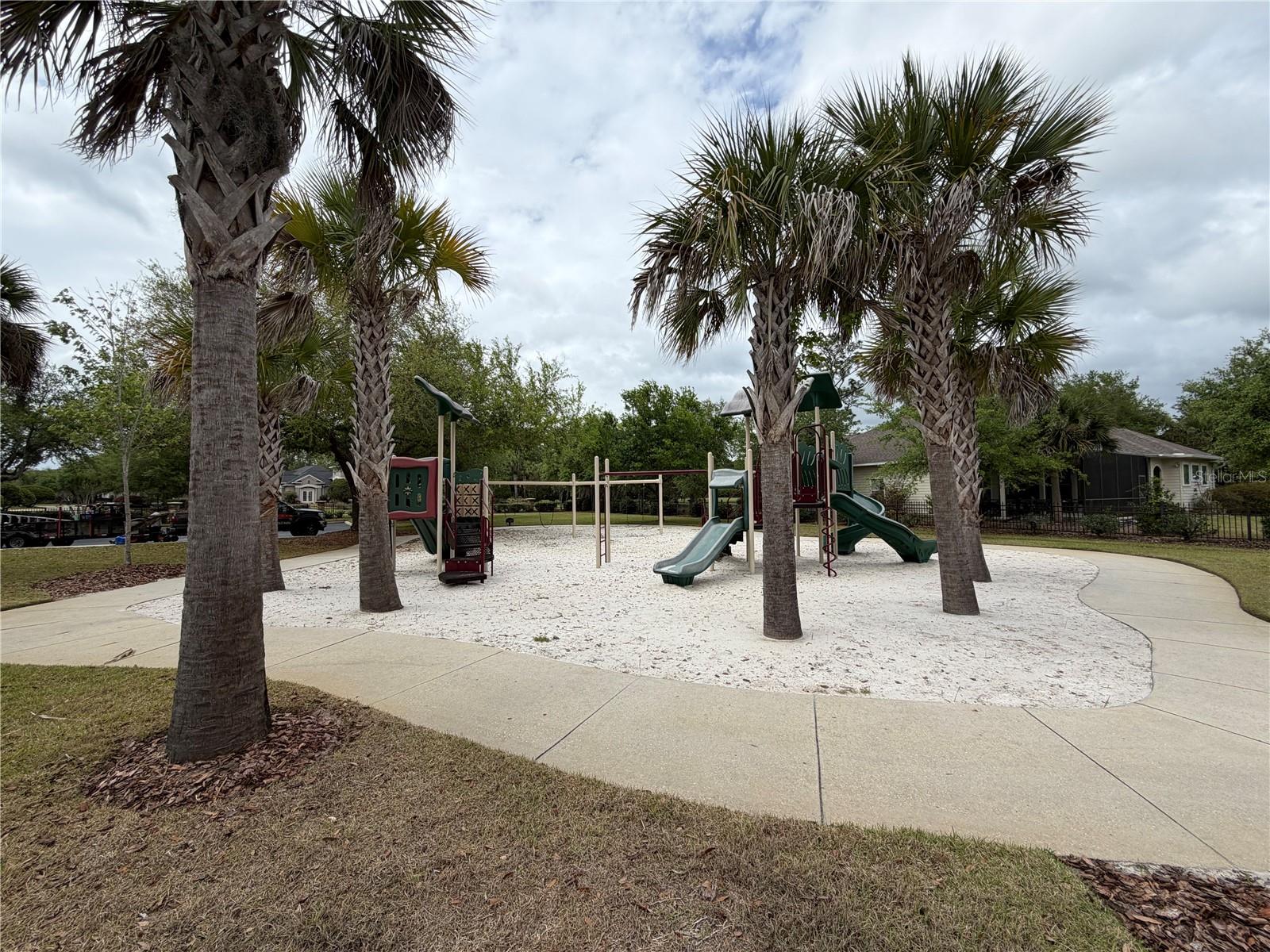 TURNBERRY LAKE - Residential