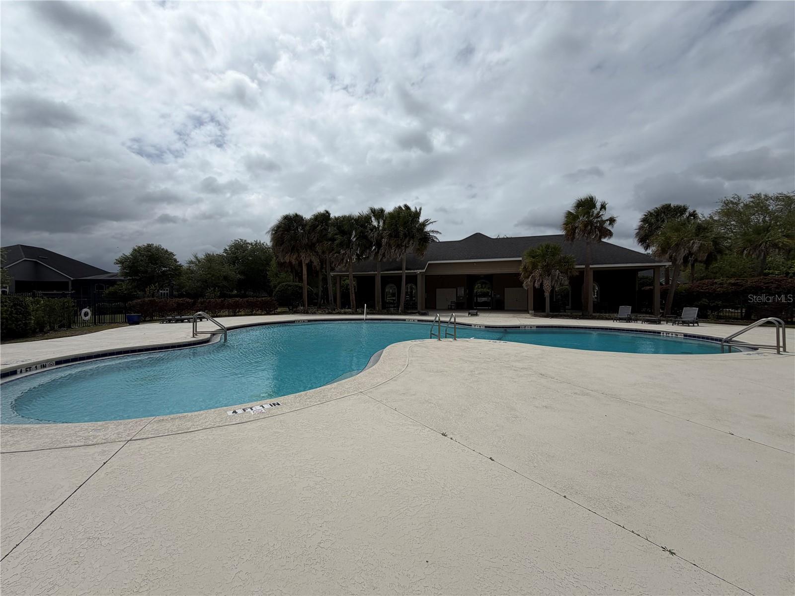 TURNBERRY LAKE - Residential