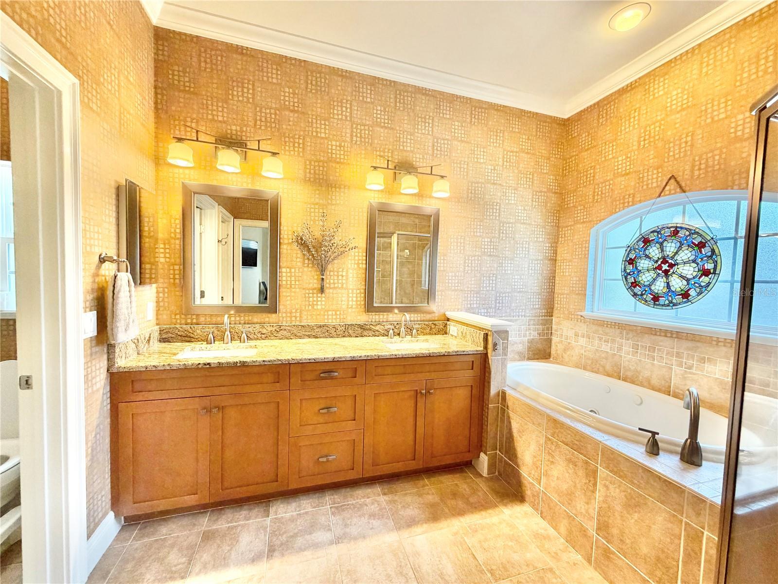 TURNBERRY LAKE - Residential