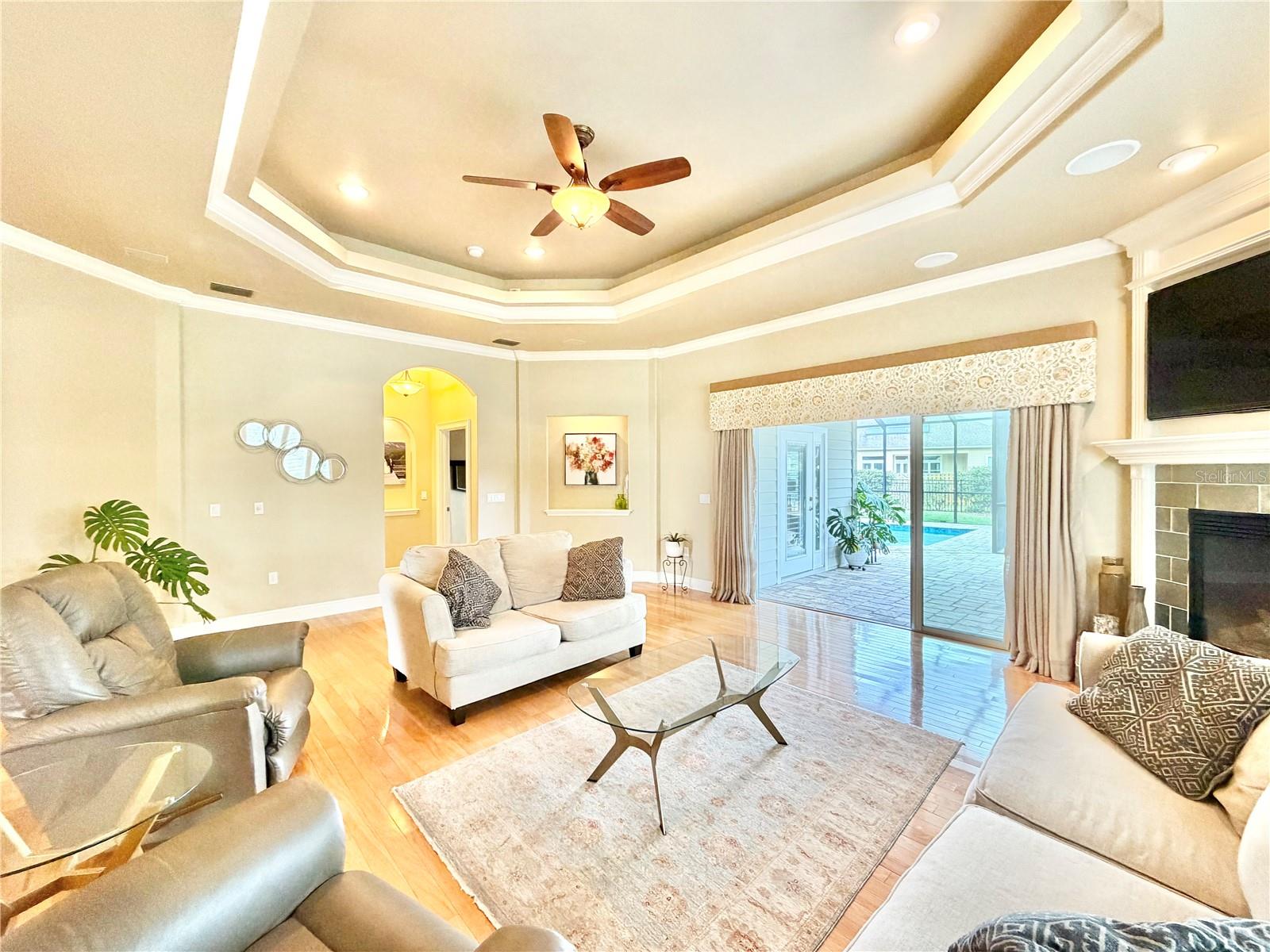 TURNBERRY LAKE - Residential