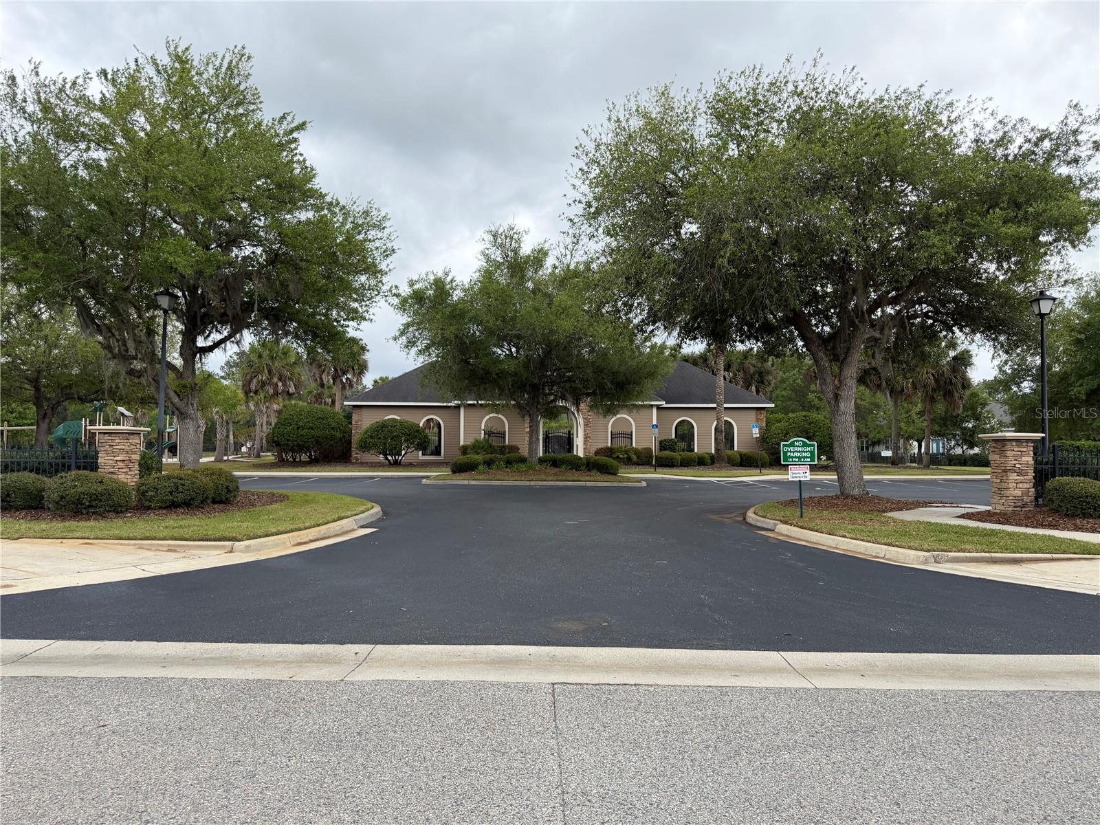 TURNBERRY LAKE - Residential