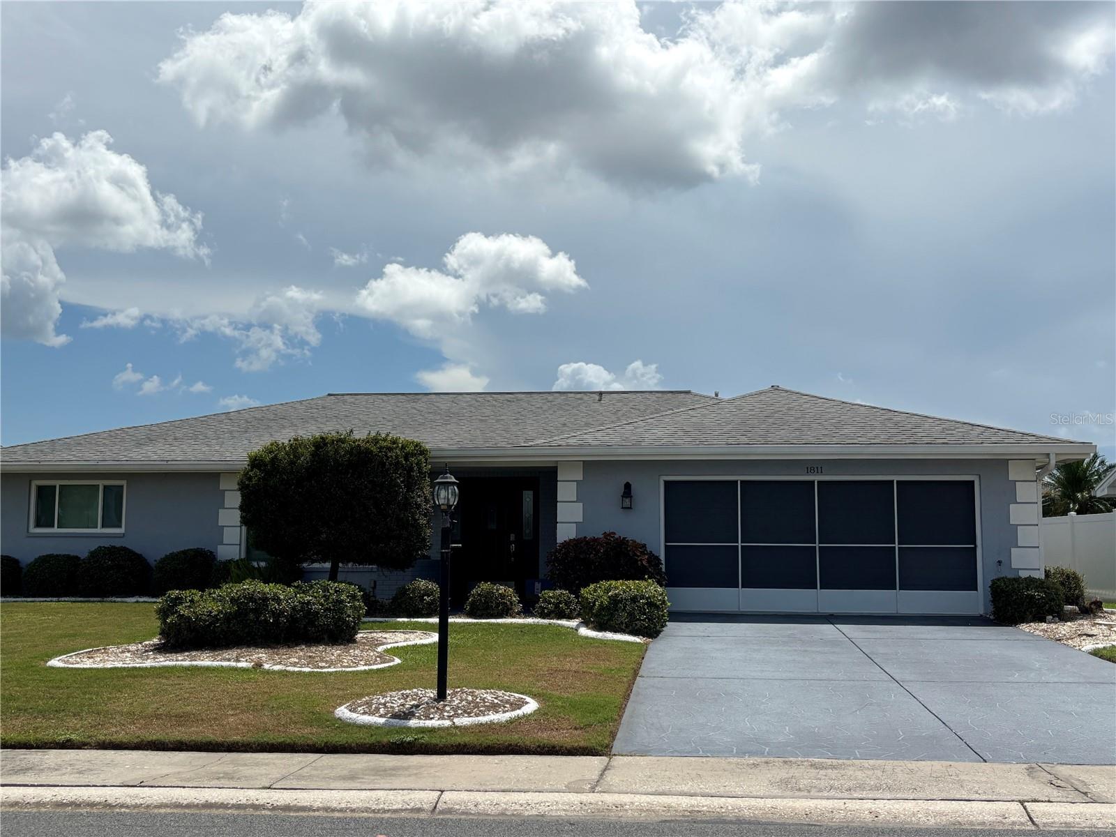 1811 EL RANCHO DRIVE