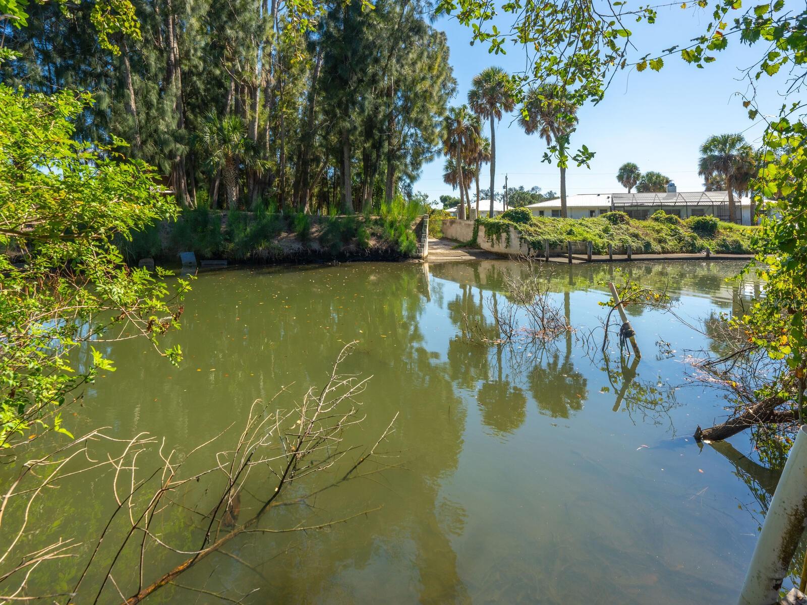 LAUREL VILLA - Residential