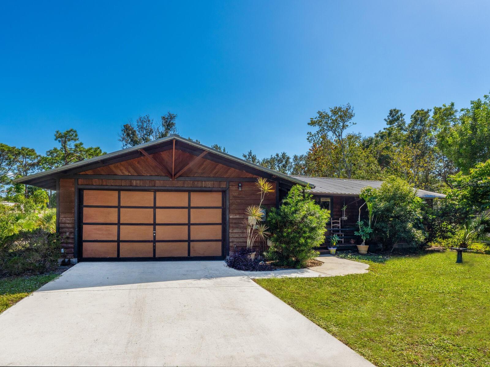 LAUREL VILLA - Residential