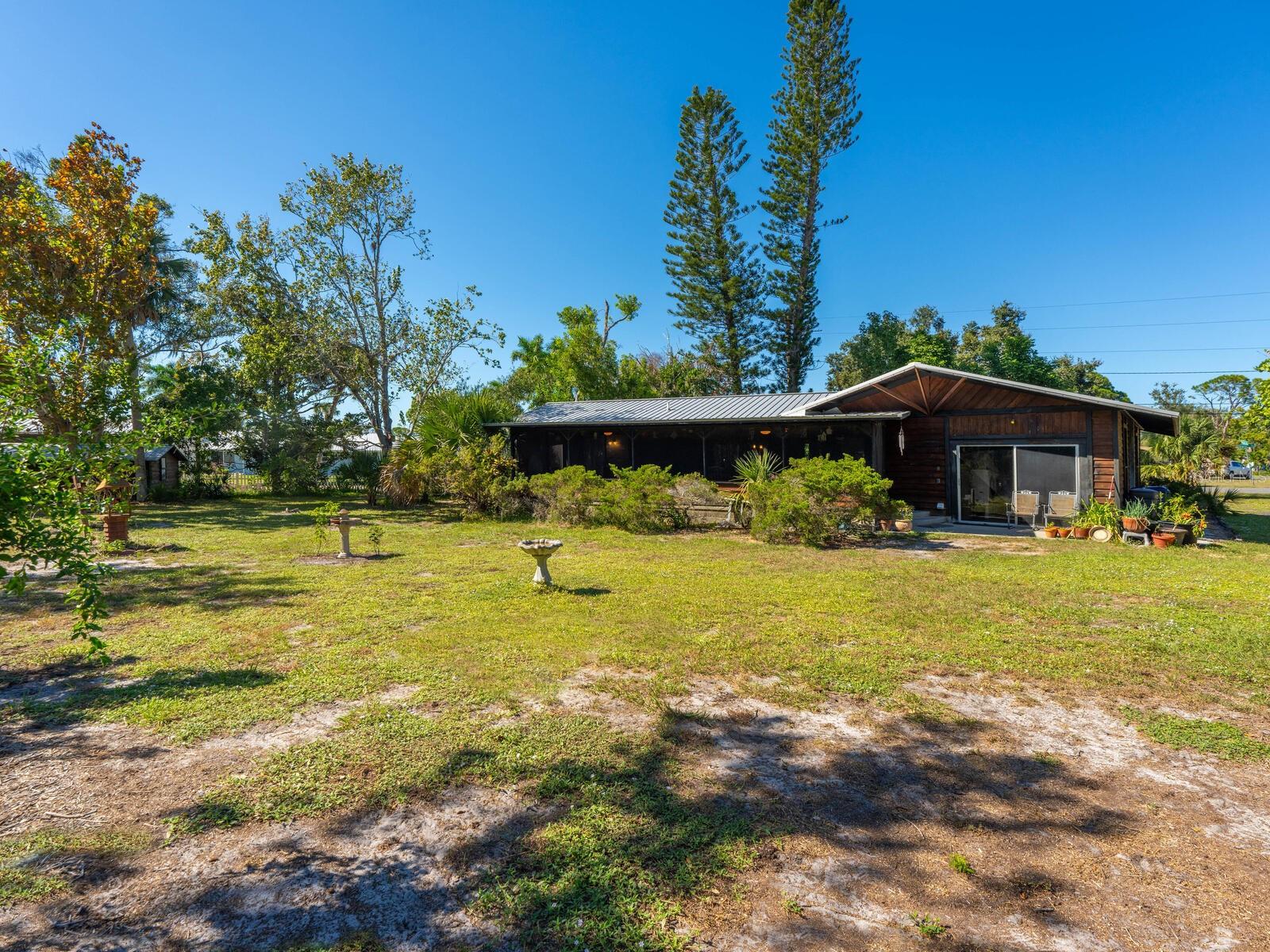 LAUREL VILLA - Residential