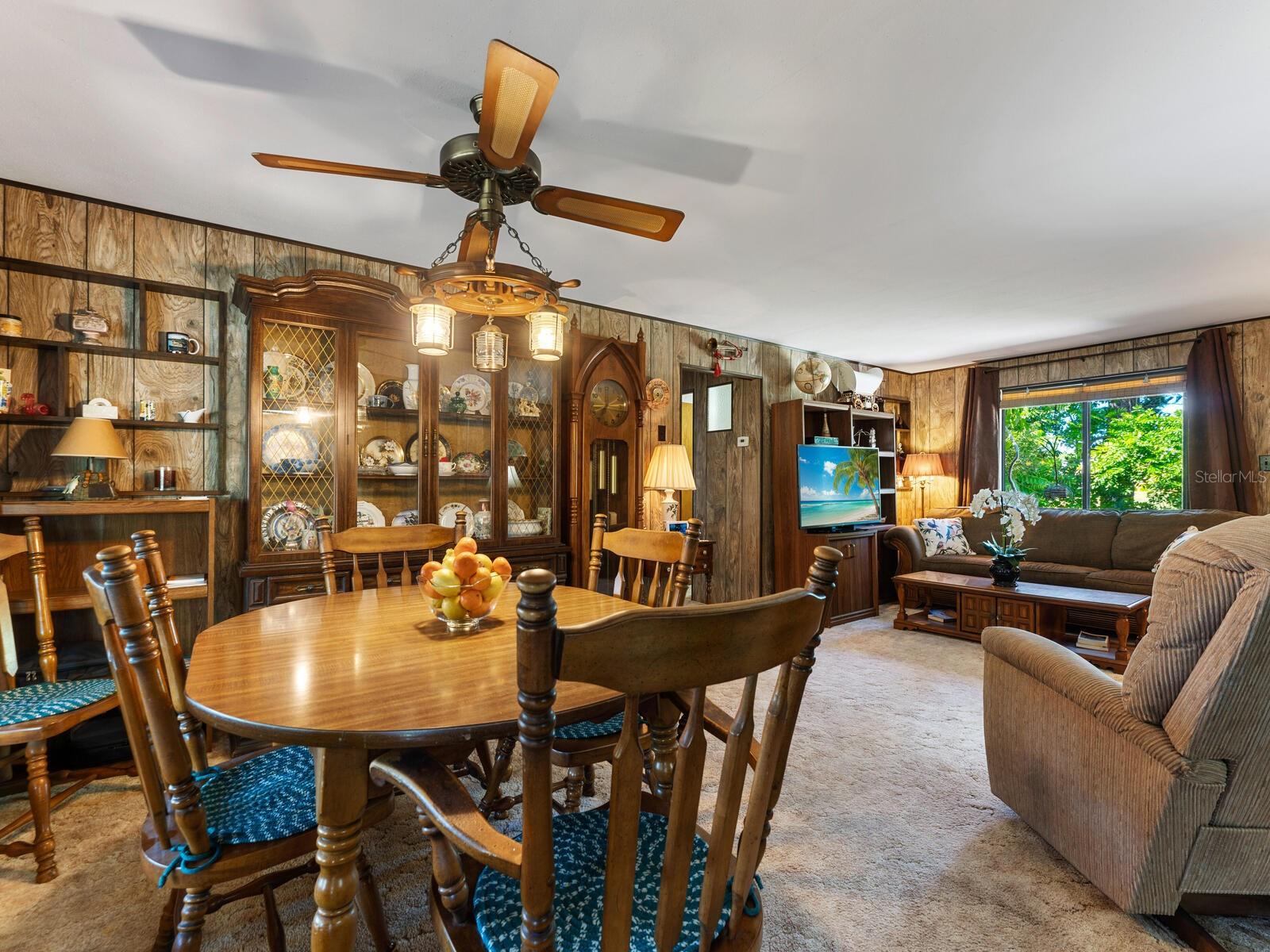 LAUREL VILLA - Residential