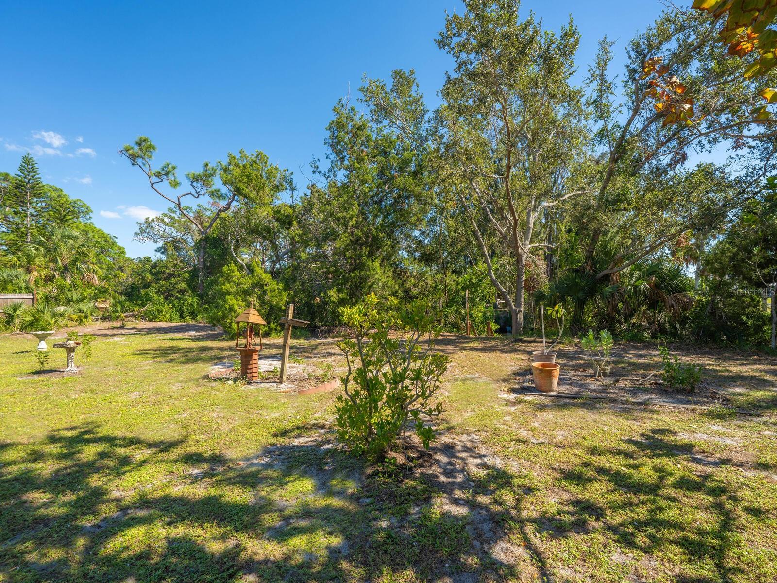 LAUREL VILLA - Residential