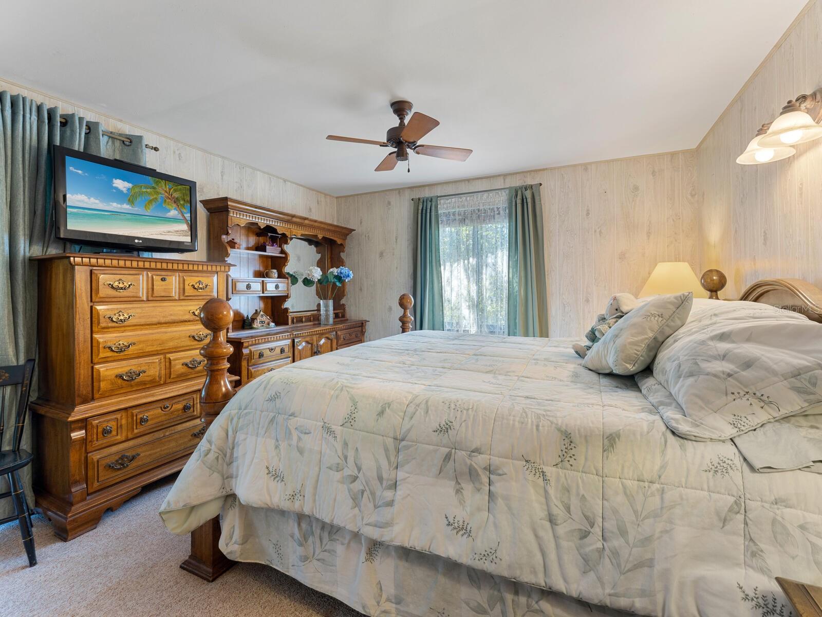 LAUREL VILLA - Residential