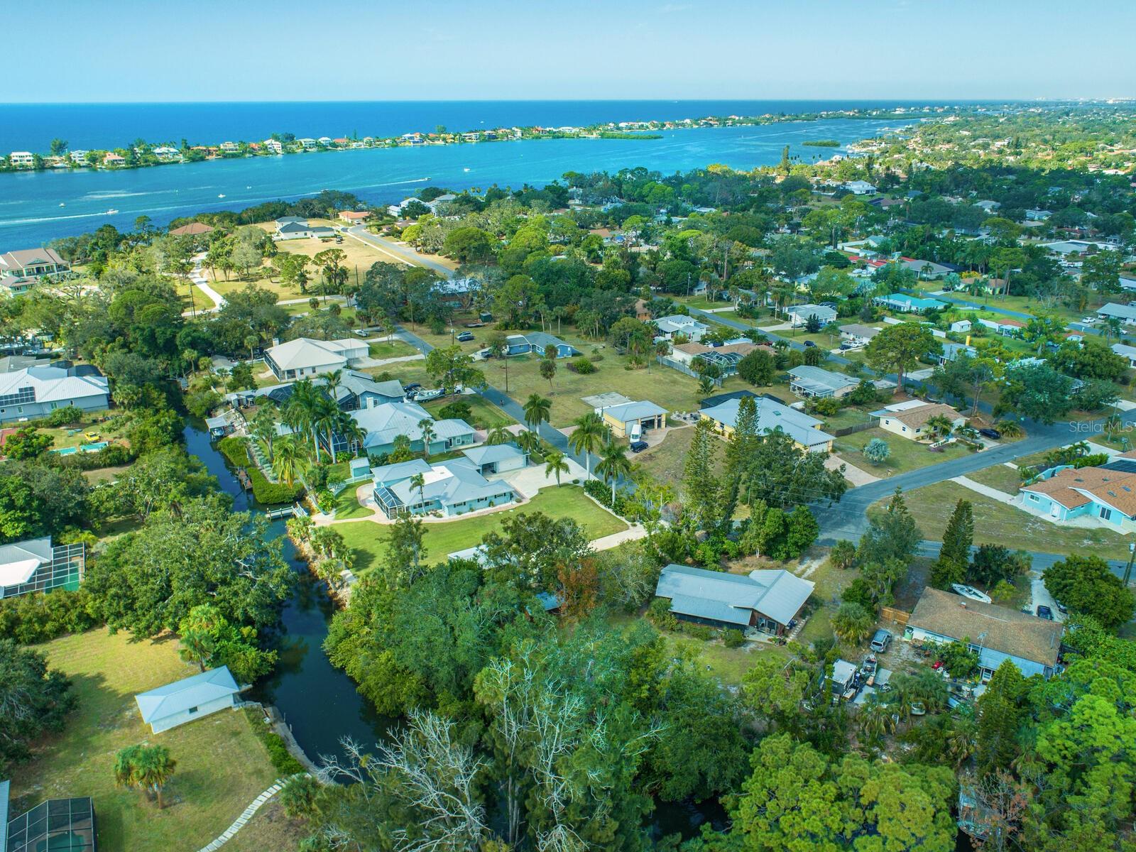 LAUREL VILLA - Residential