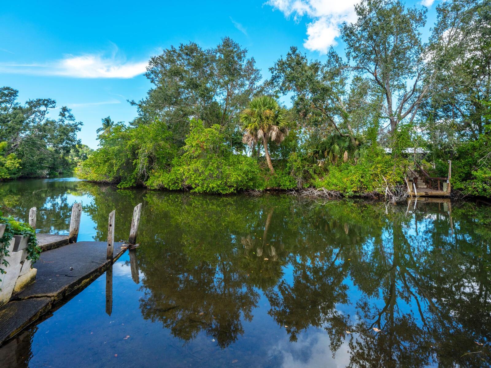 LAUREL VILLA - Residential