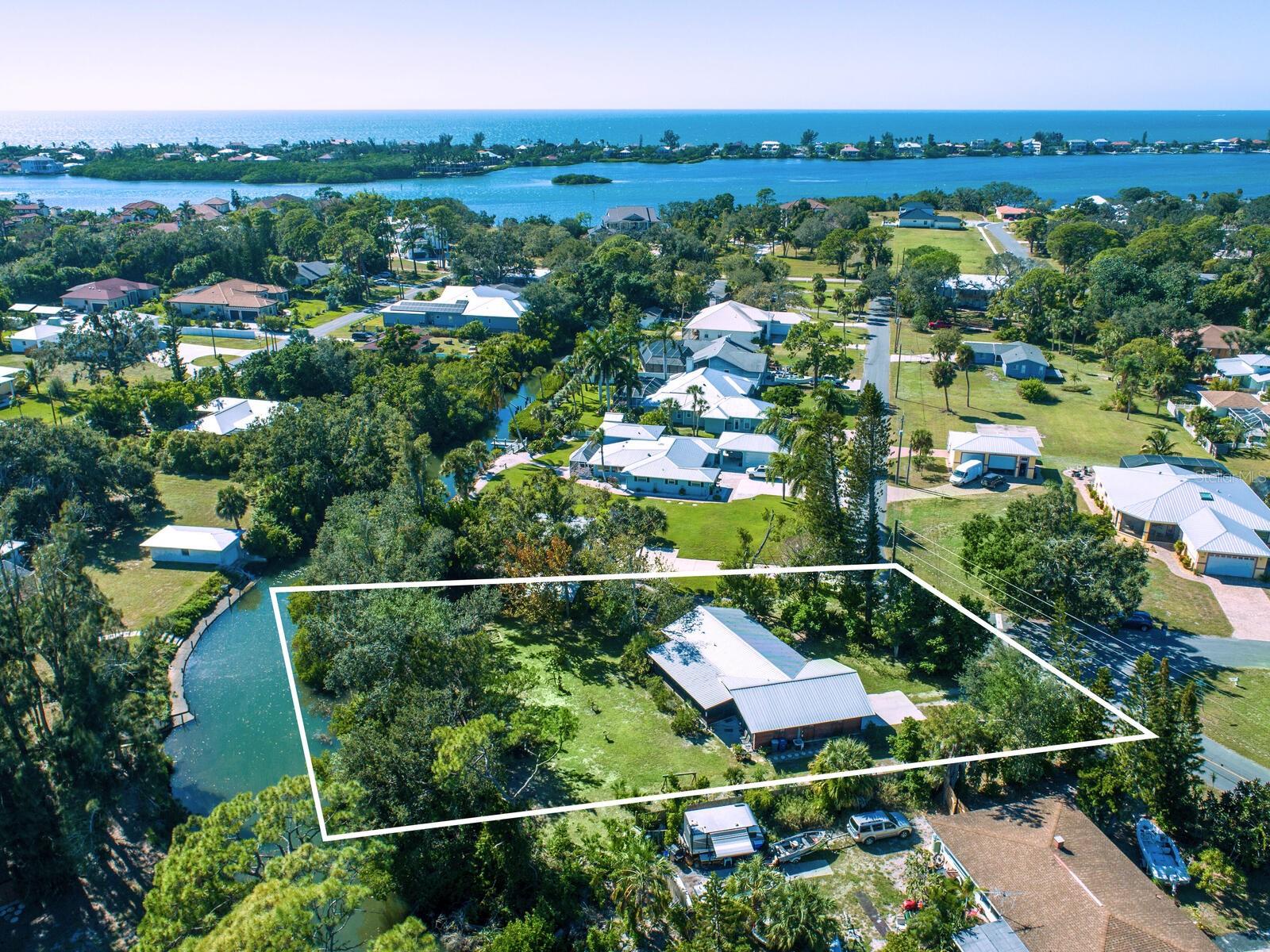 LAUREL VILLA - Residential