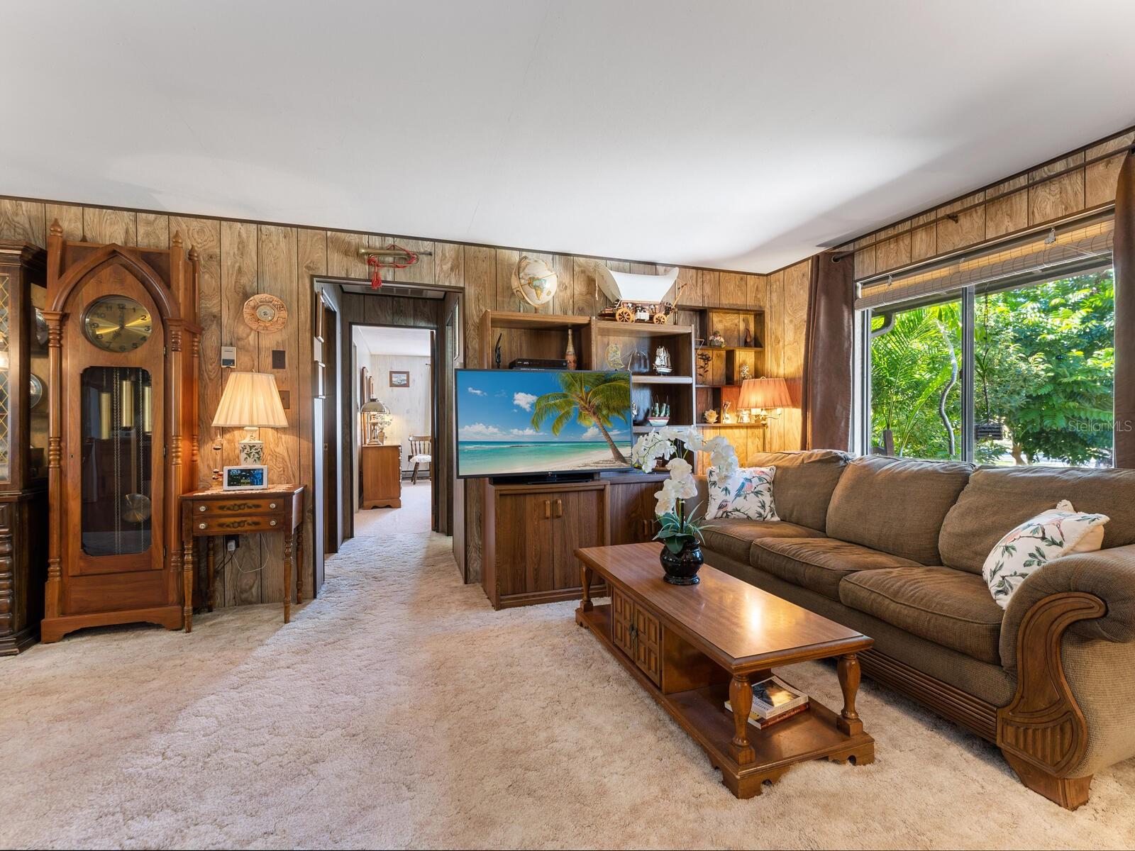 LAUREL VILLA - Residential