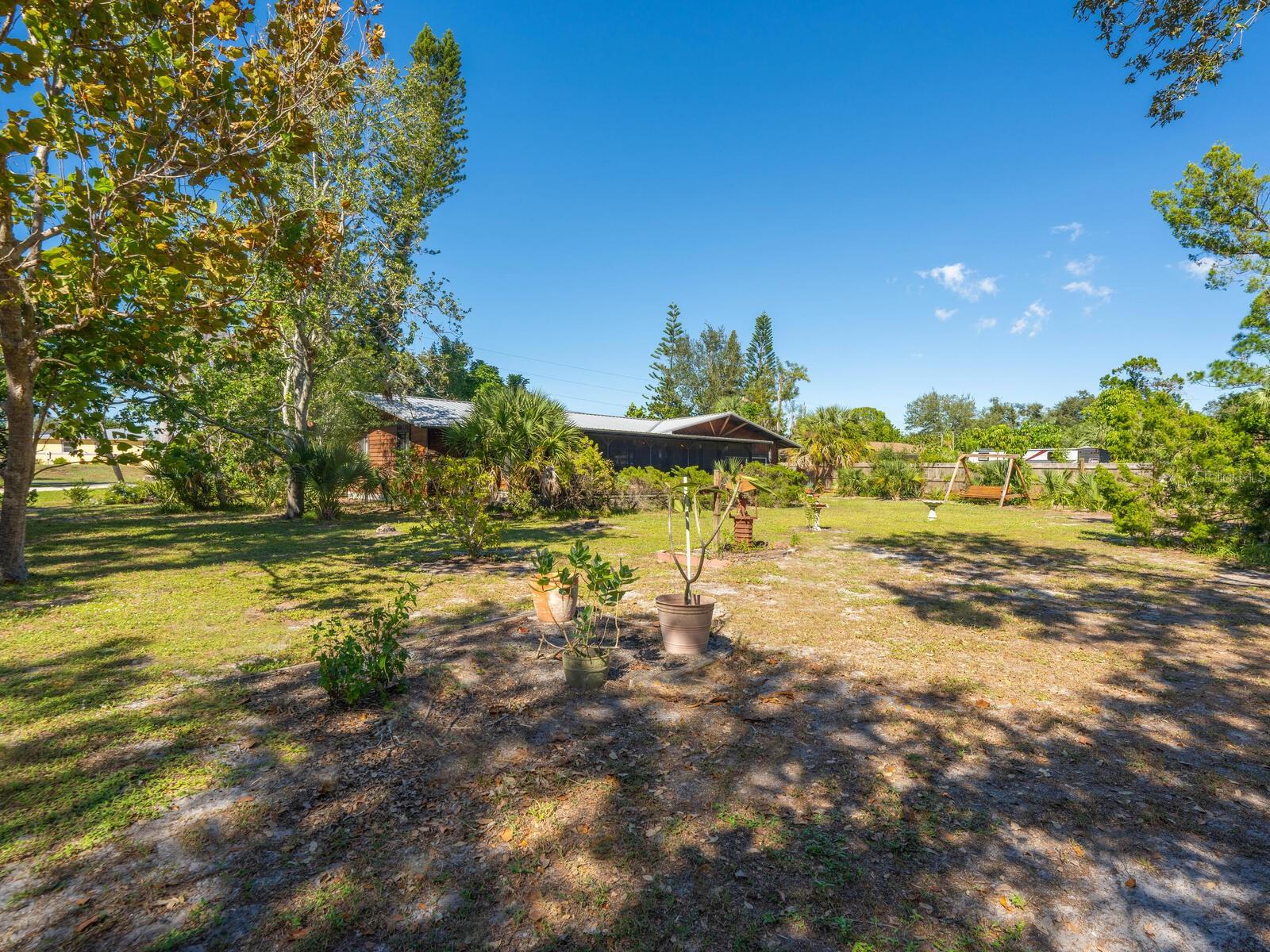 LAUREL VILLA - Residential