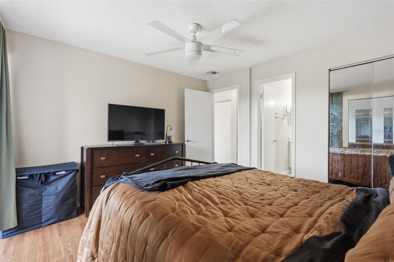 TOWNHOUSES AT BONNIE BAY CONDO - Residential