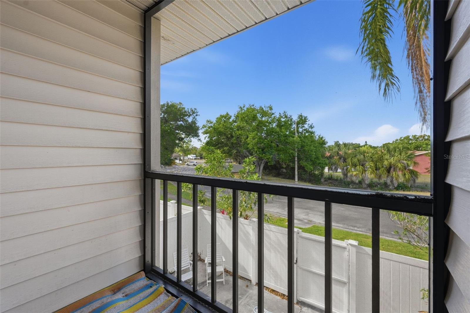 TOWNHOUSES AT BONNIE BAY CONDO - Residential