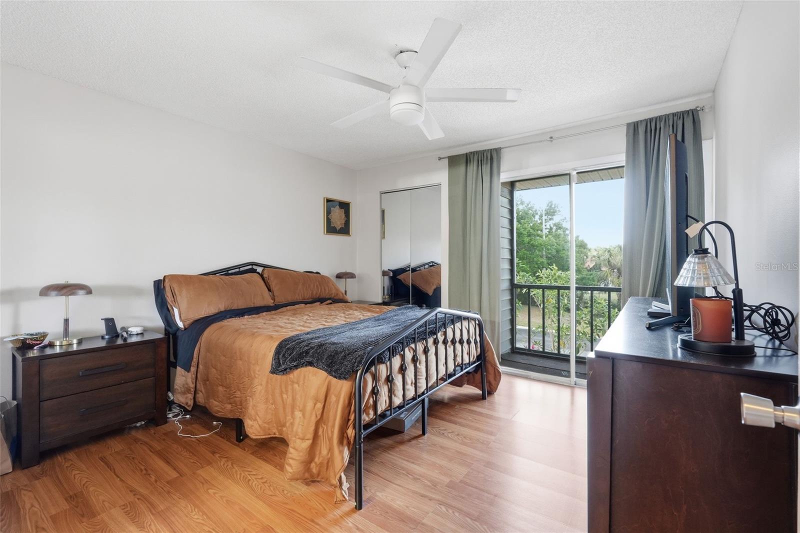 TOWNHOUSES AT BONNIE BAY CONDO - Residential