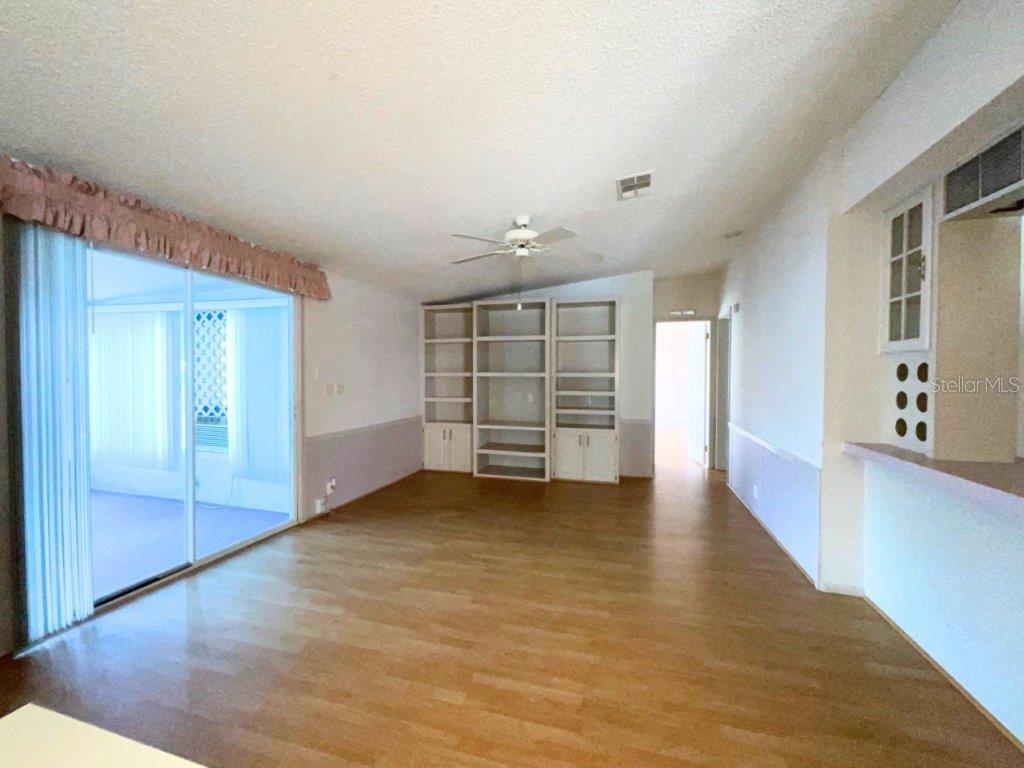 TRADERS COVE UNIT 01 - Residential