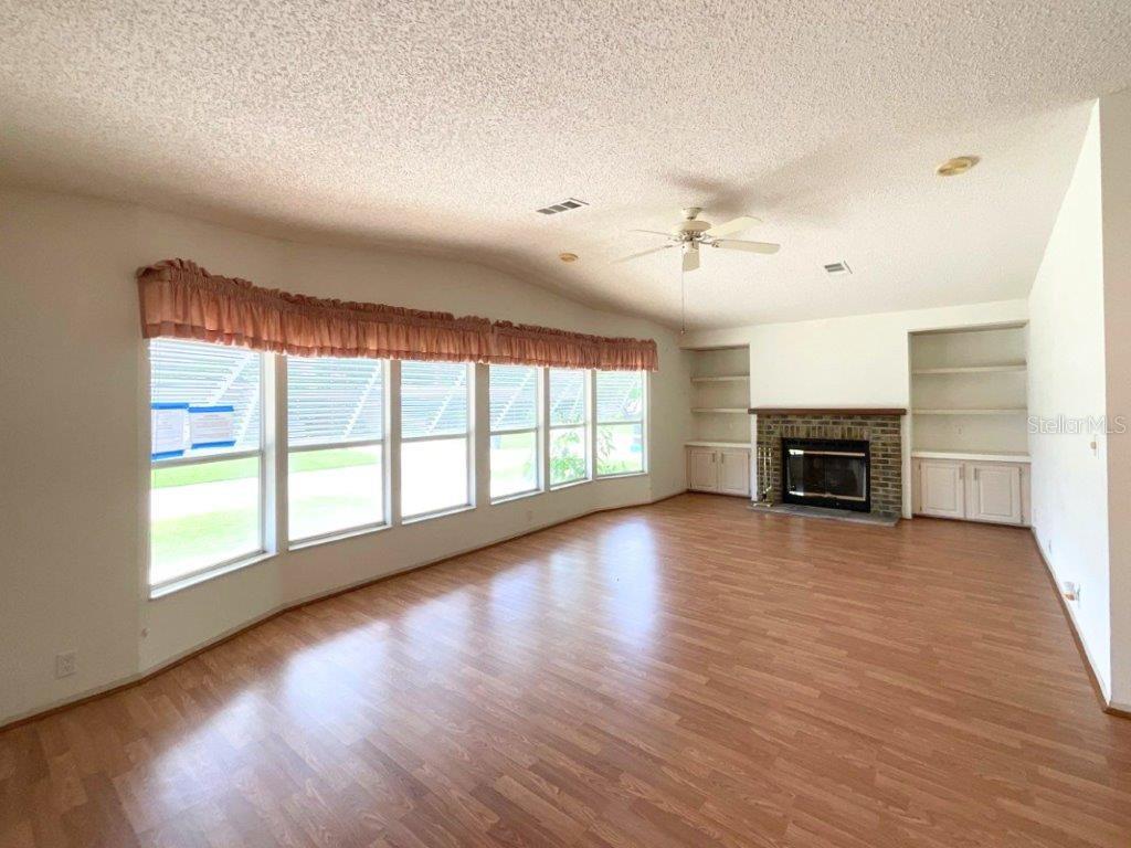 TRADERS COVE UNIT 01 - Residential