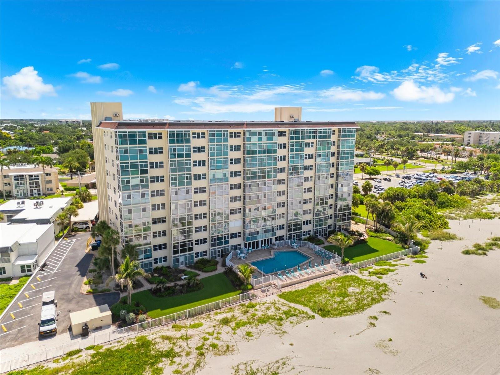 255 THE ESPLANADE N 701
