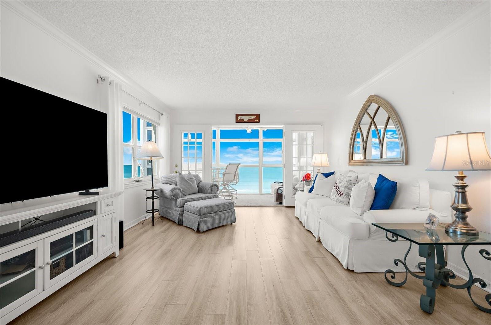 255 THE ESPLANADE N 701