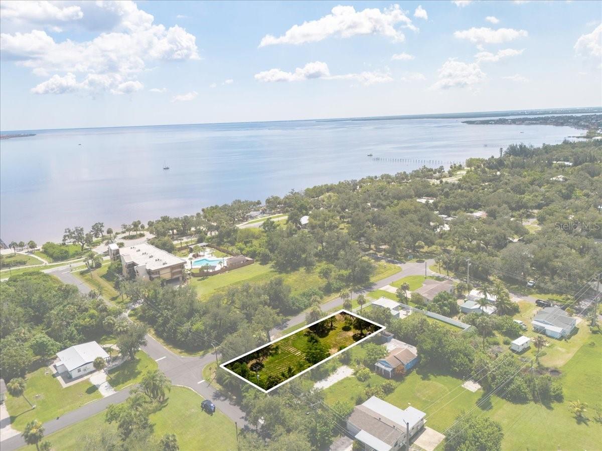 CHARLOTTE HARBOR - Land