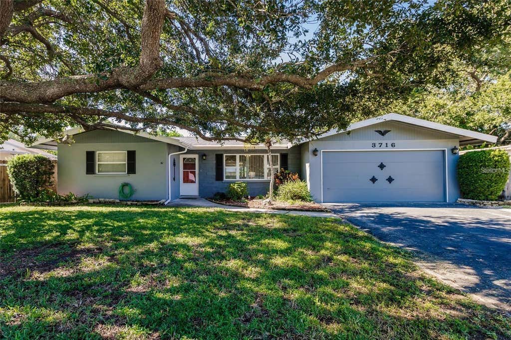 Photo of 3716 Mundy Ridge Drive, Sarasota, FL 34233 (MLS # N6145477)