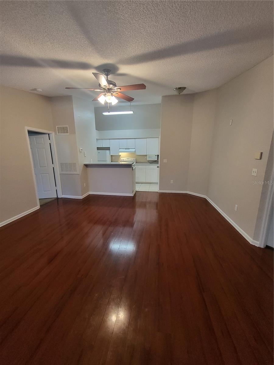 BELMONT/PK CENTRAL CONDO - Residential Lease