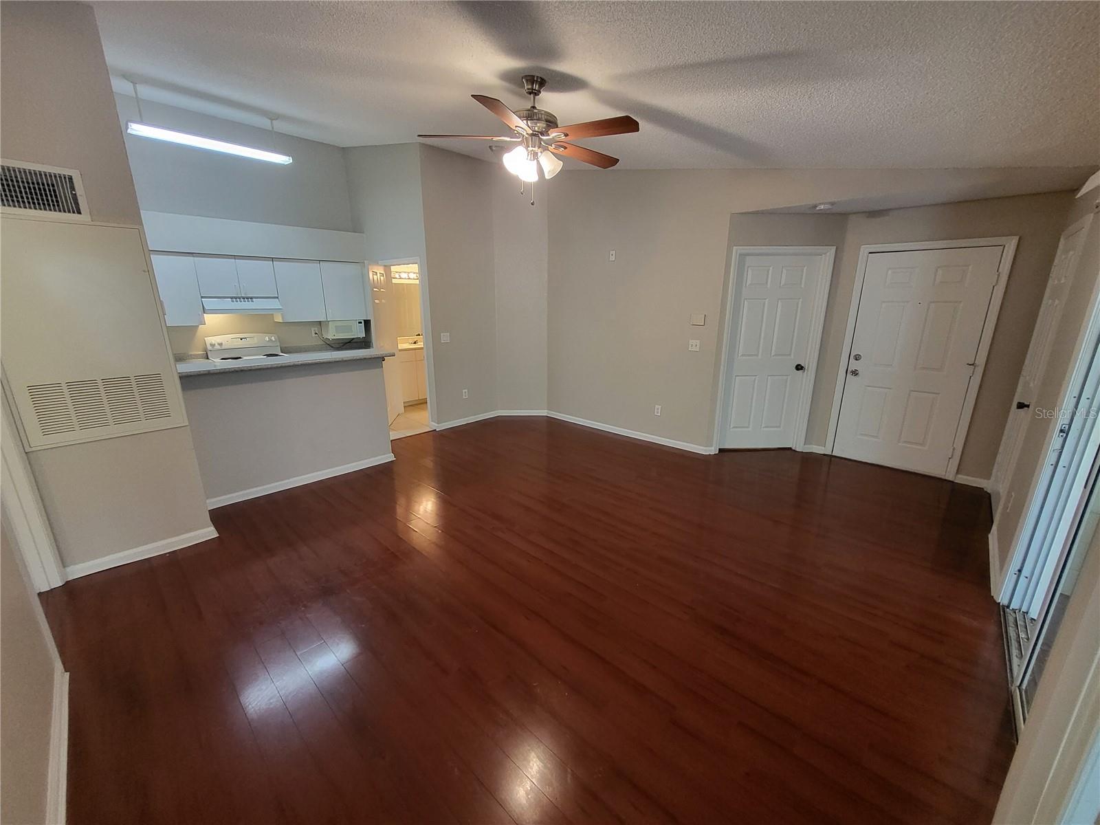 BELMONT/PK CENTRAL CONDO - Residential Lease