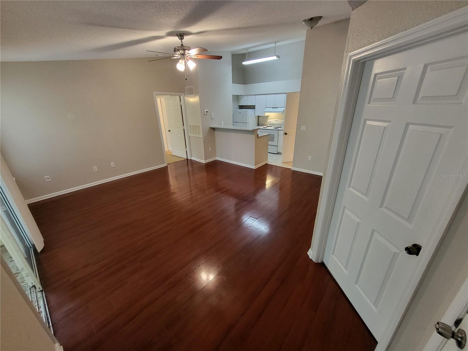 BELMONT/PK CENTRAL CONDO - Residential Lease