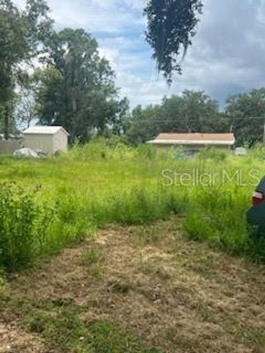 Close to Kissimmee driving distance 20 minutes, close to the intestate !4. all shopping and restaurants short driving distance in a rapid growing area. Motivated Seller 3000 toward closing cost.