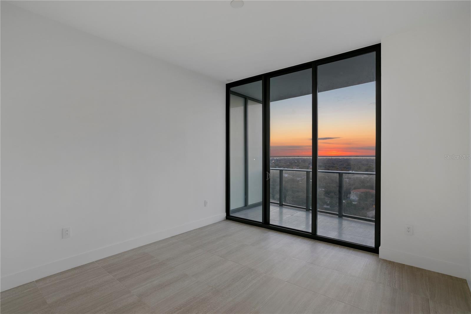 BAYSHORE YSABELLA CONDOMINIUM - Residential