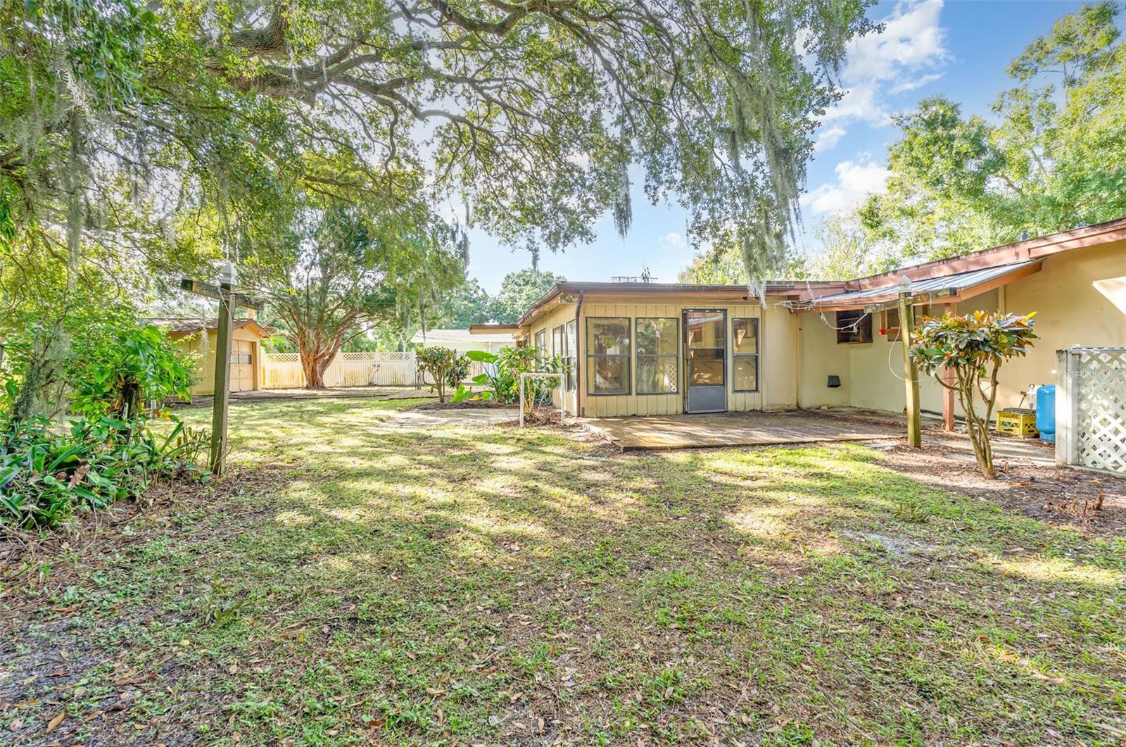 BRY LYNN ESTATES - Residential