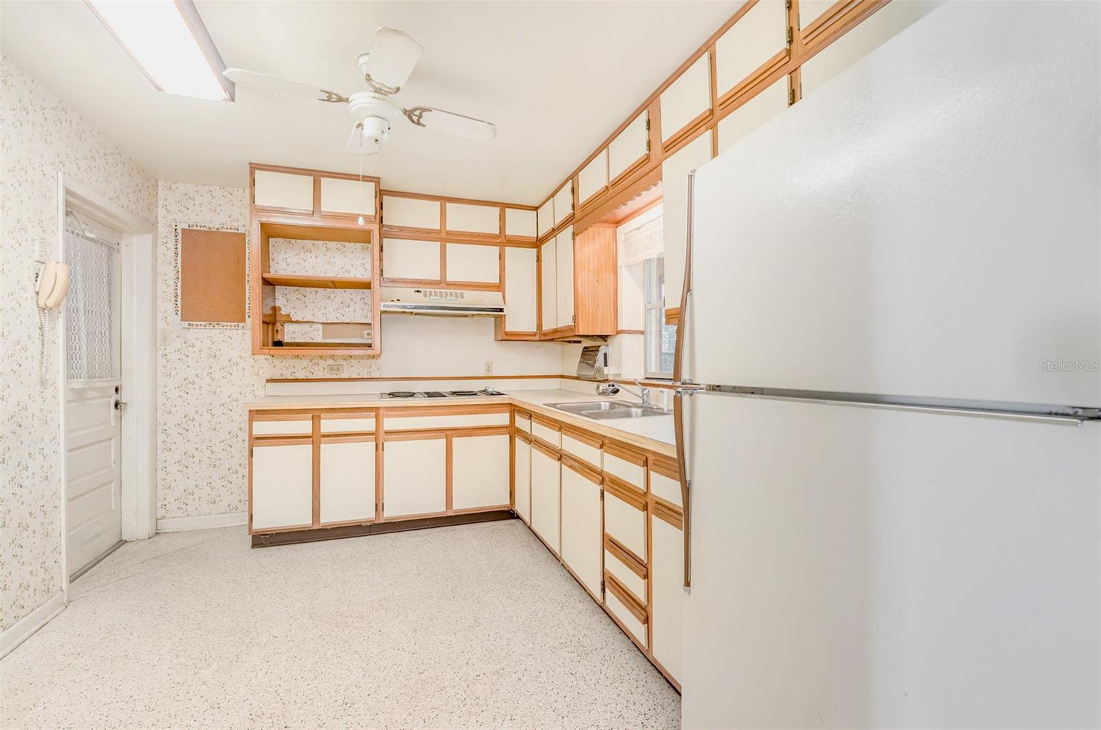 BRY LYNN ESTATES - Residential