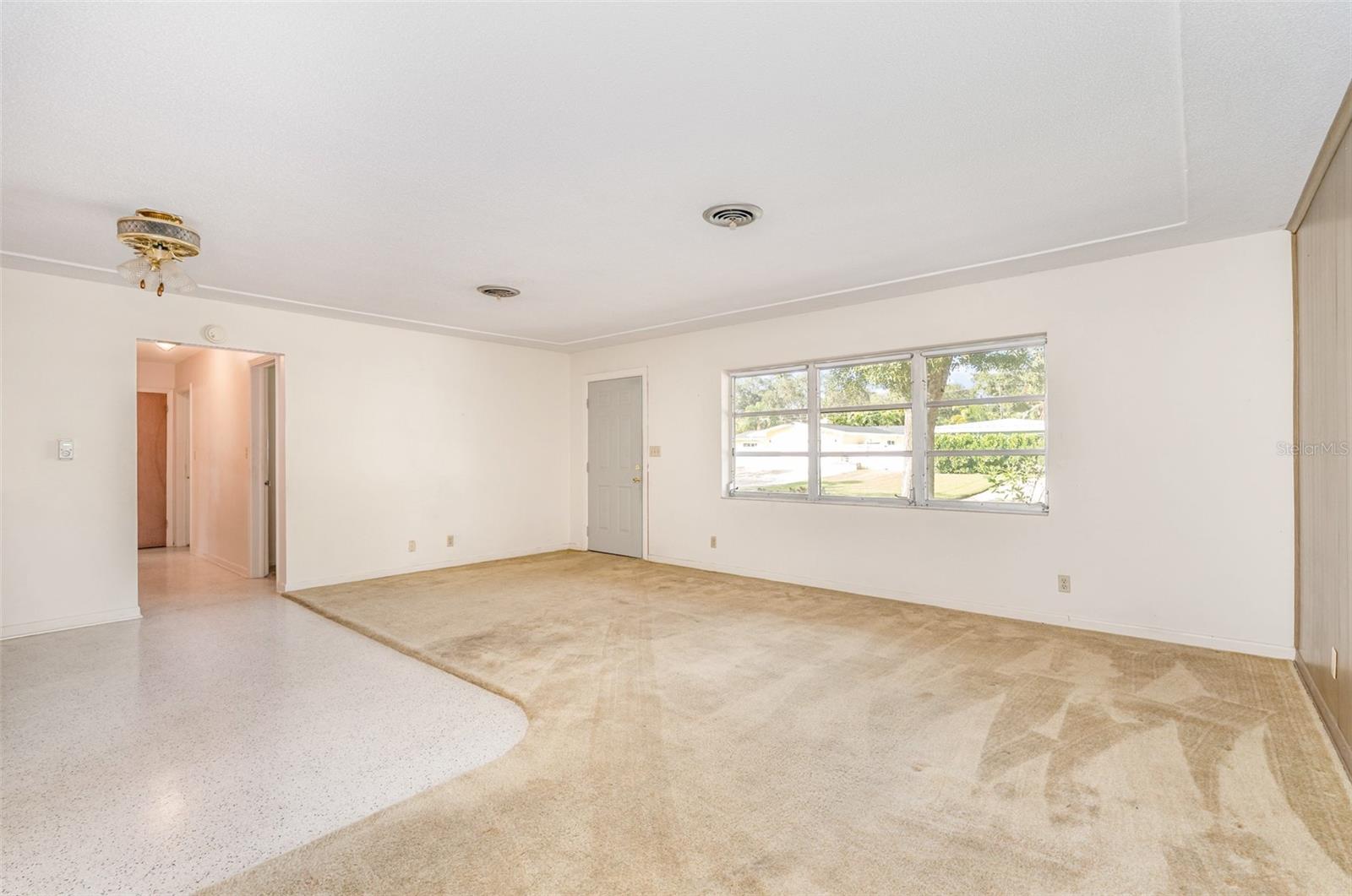 BRY LYNN ESTATES - Residential