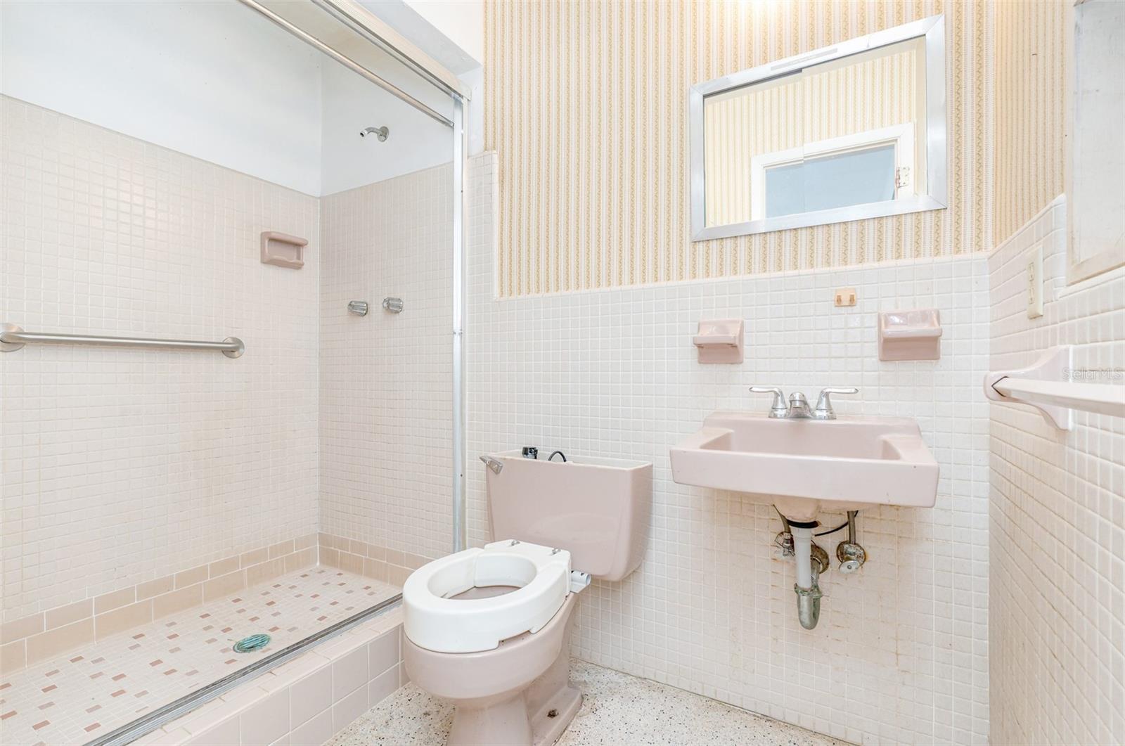 BRY LYNN ESTATES - Residential