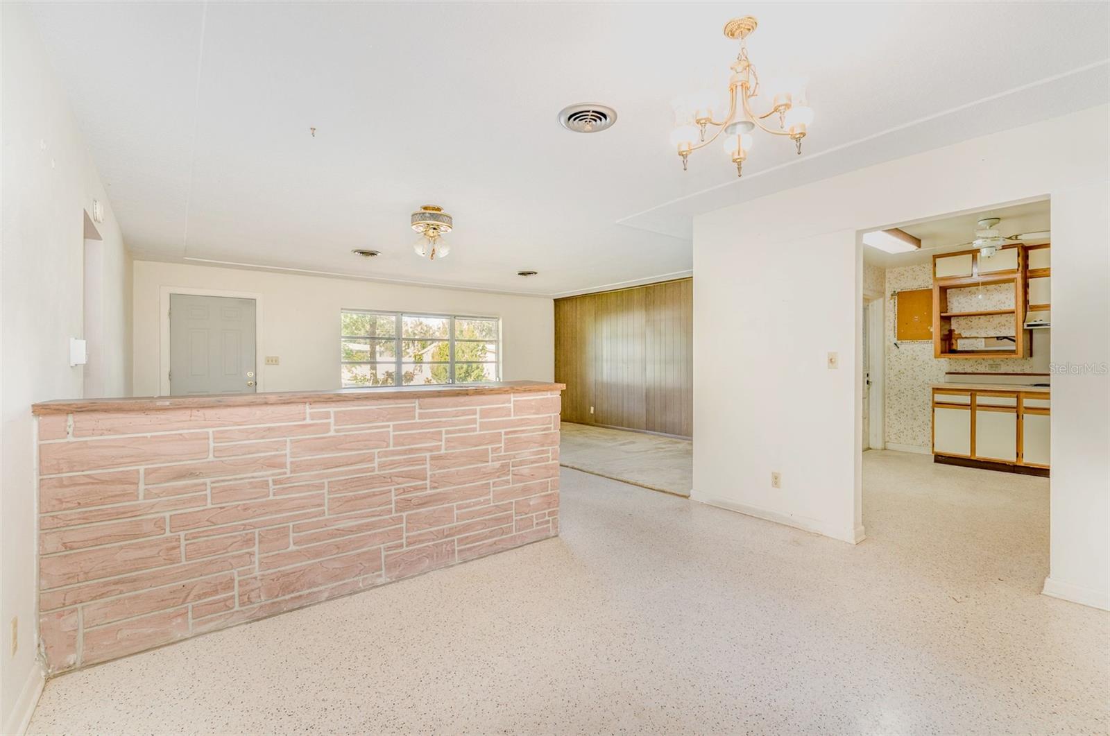 BRY LYNN ESTATES - Residential