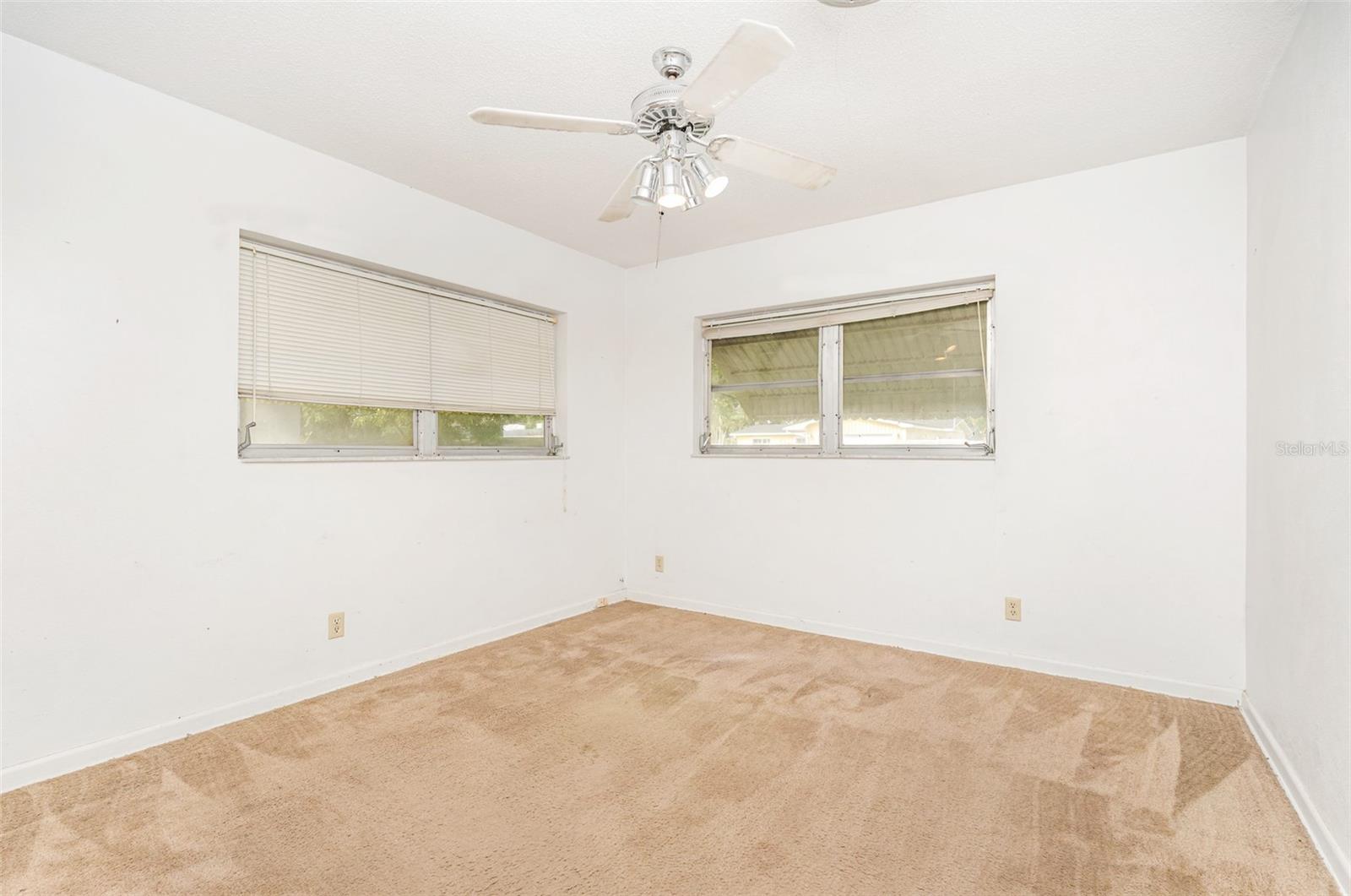 BRY LYNN ESTATES - Residential