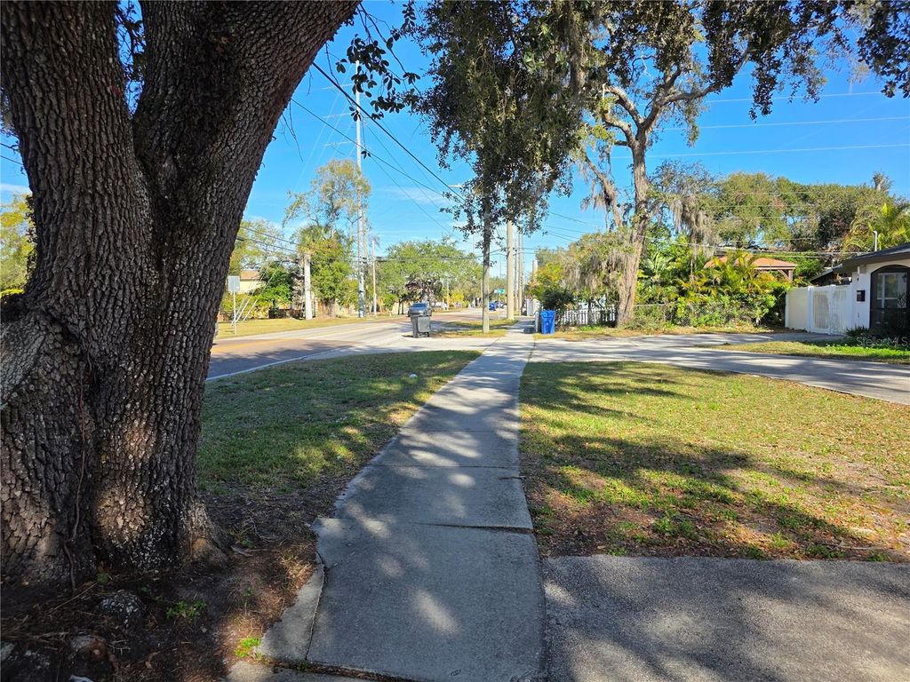 Photo of 7513 N Himes Avenue, Tampa, FL 33614 (MLS # TB8469179)