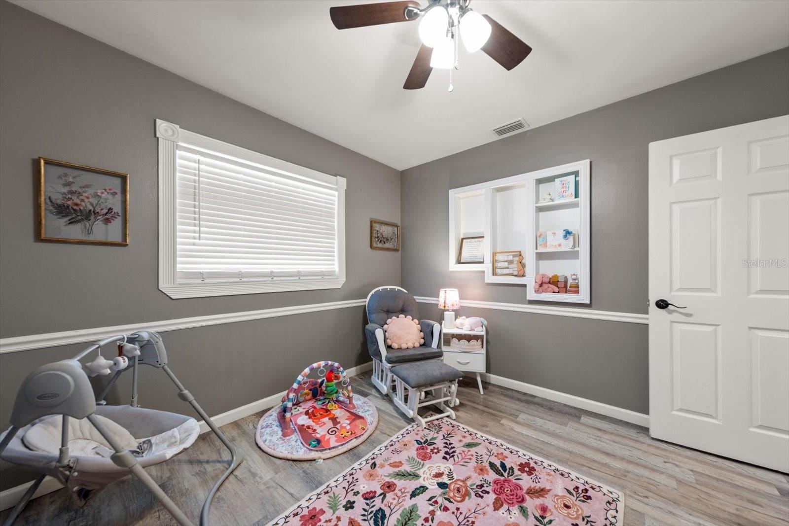 GOLDEN GROVES - Residential