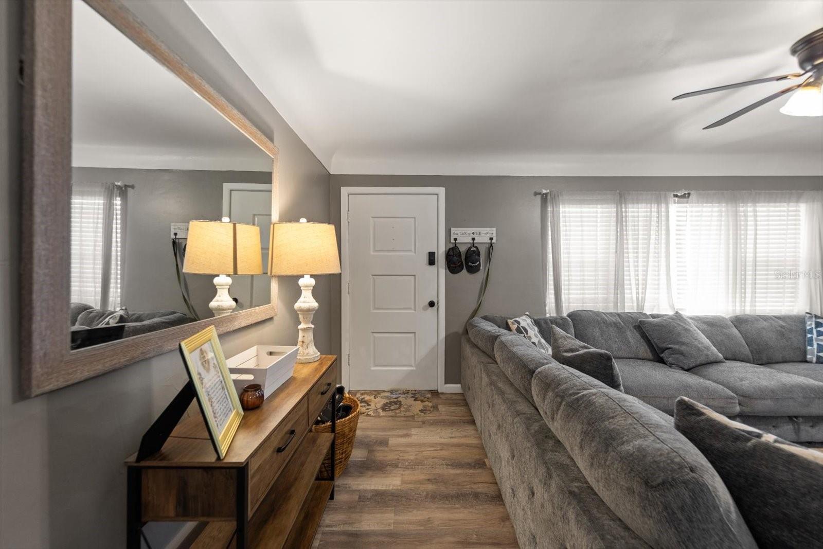 GOLDEN GROVES - Residential