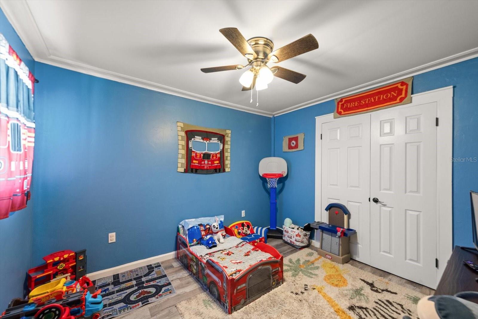 GOLDEN GROVES - Residential