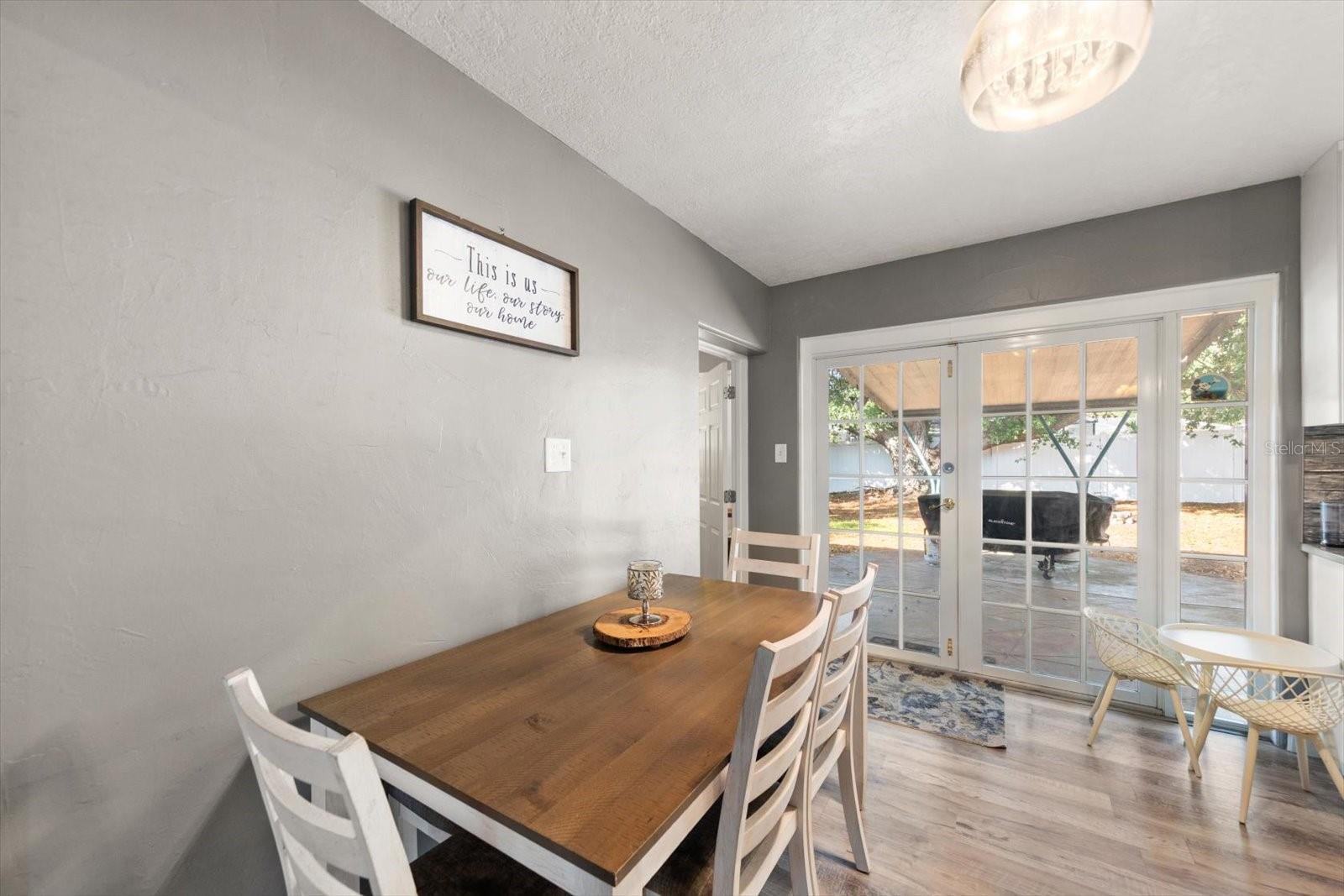 GOLDEN GROVES - Residential