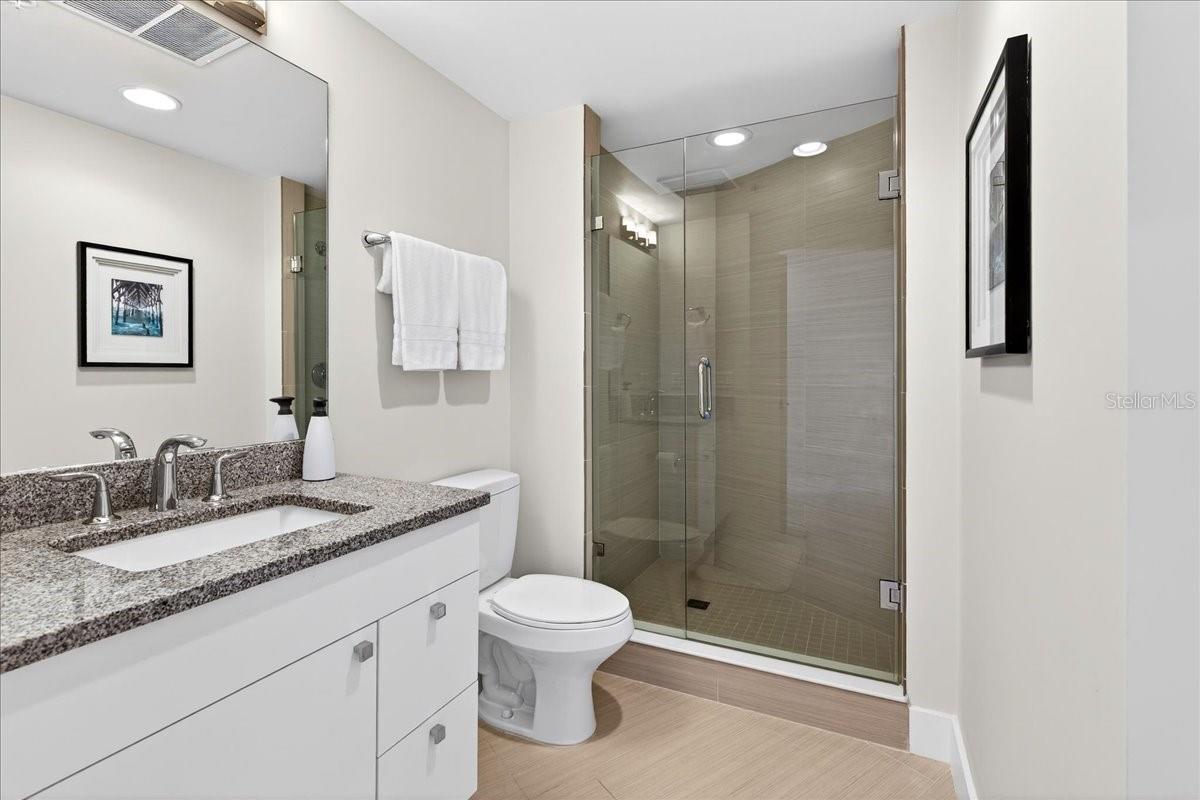 OCEANS GRAND - Residential