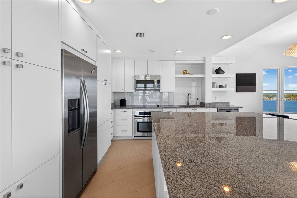 OCEANS GRAND - Residential