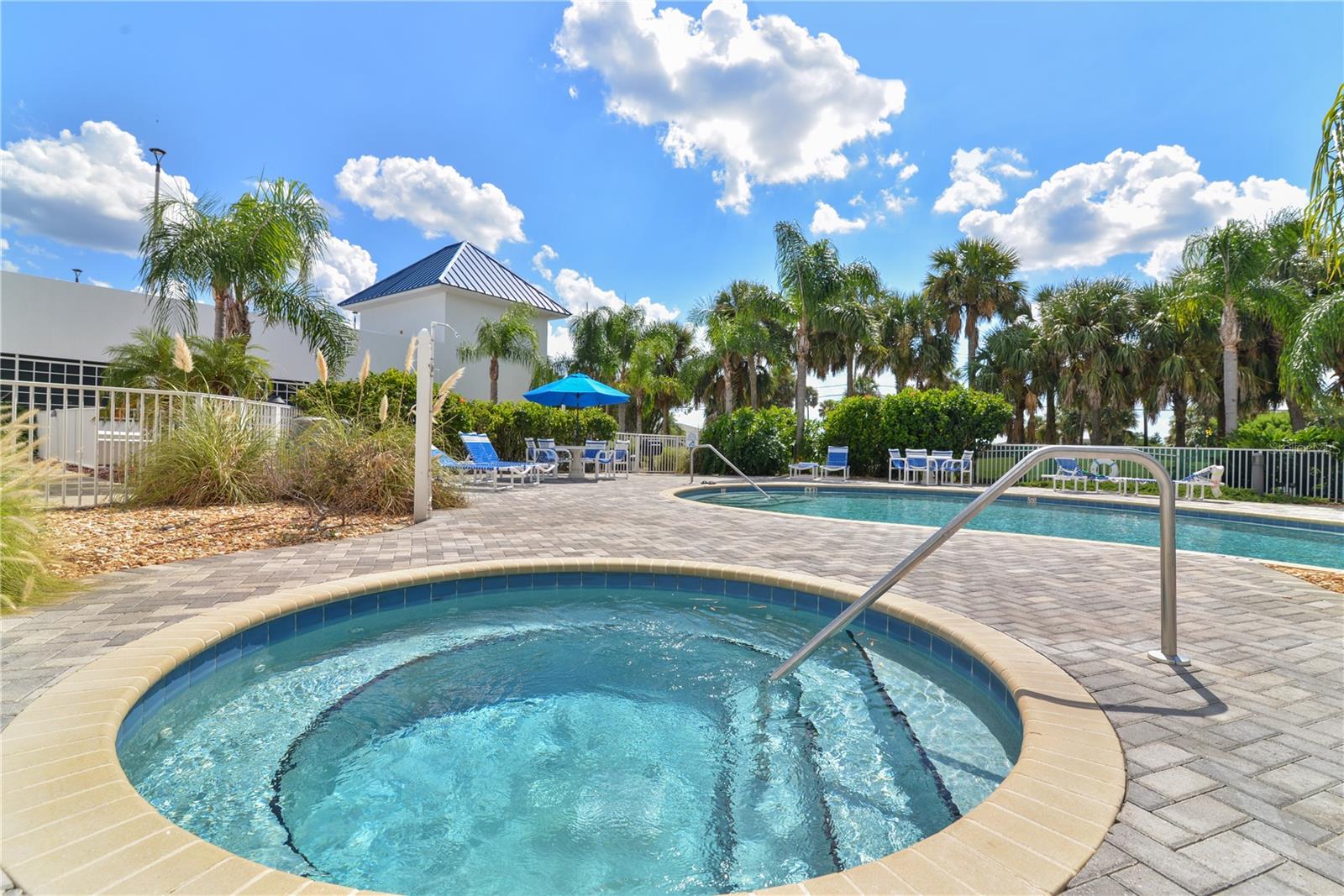 OCEANS GRAND - Residential